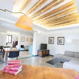 https://ca-grimani-stunning-view-and-comfort.hotelslidodijesolo.com
