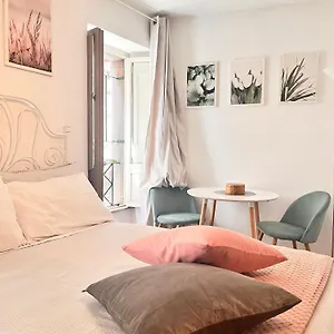 https://glory-house-navona.it-romehotels.com